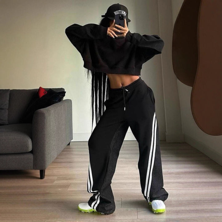 Women Breathable Material Chic and Stylish Hoodie and Jogging Set