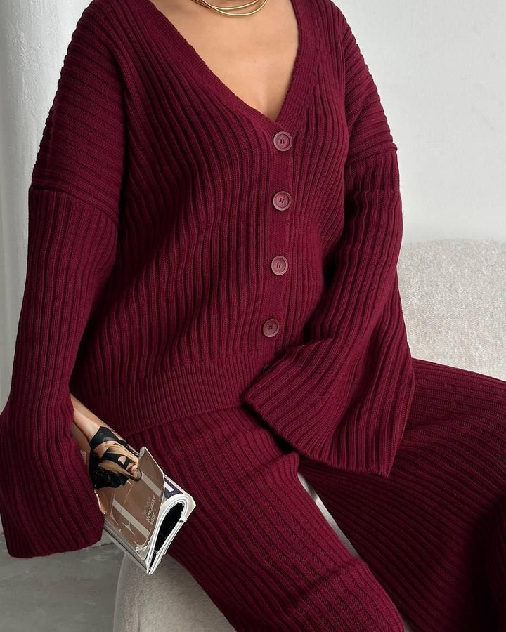 Women's knit set with button details and loose fit Lune London