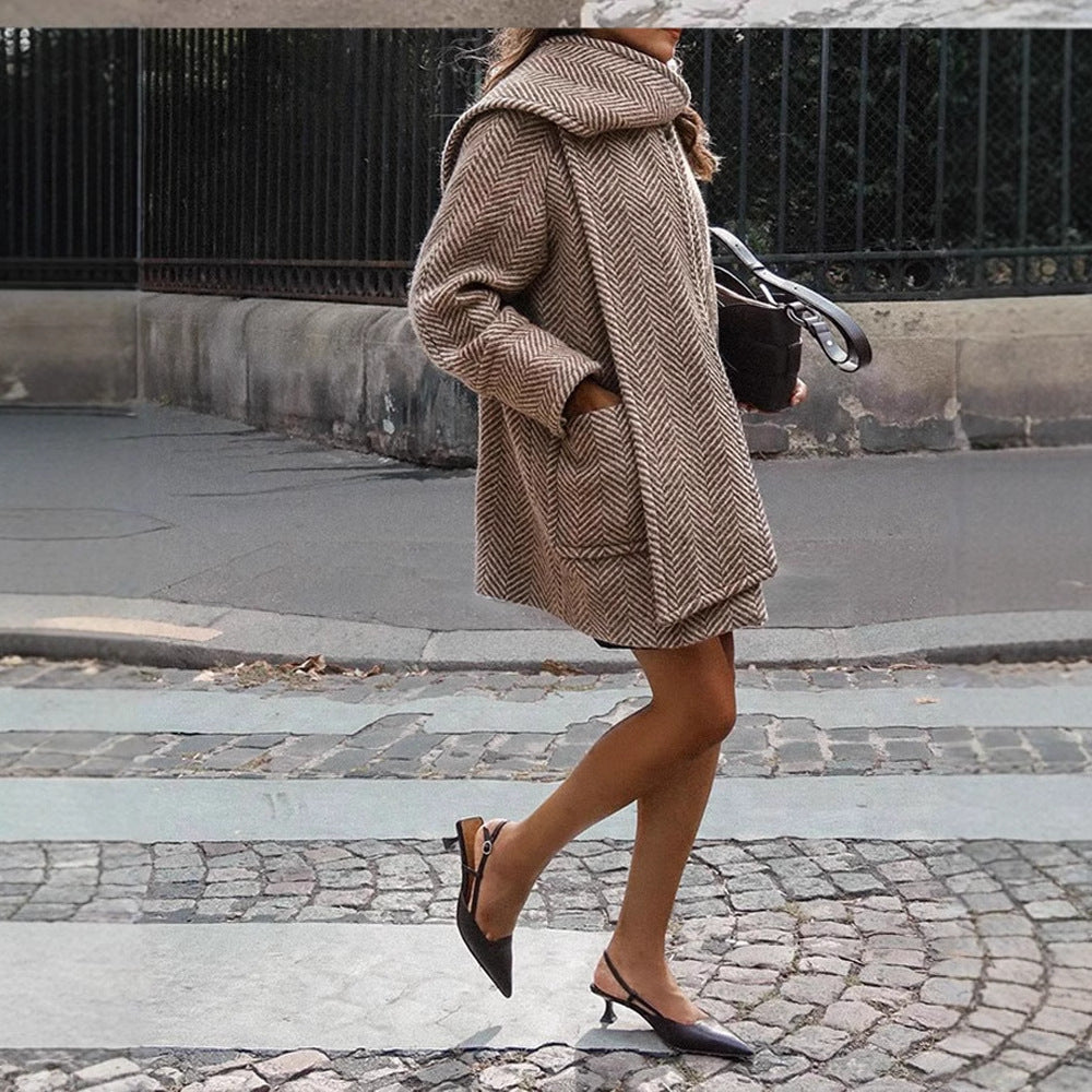 Trendy wool jacket for women with herringbone pattern and comfortable fit Lune London