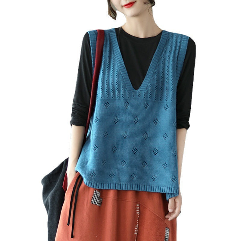 Knitted vest for women with V-neck and airy lace pattern Lune London