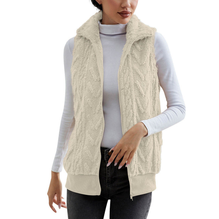 Cozy fleece jacket for women with stand-up collar and practical pockets Lune London