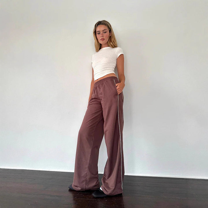 Wide leisure pants for women with side stripes and an elastic waist Lune London