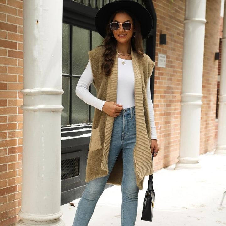 Ladies knit cardigan with open edges and practical pockets Lune London