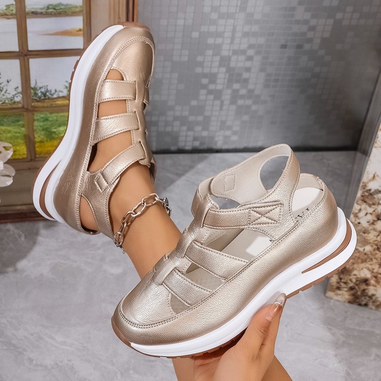 Comfortable sandals for ladies with a breathable upper and cushioning sole Lune London
