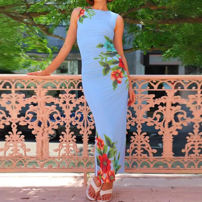 Maxi floral dress for women with fitted cut and elegant ruched neckline Chic & Stil