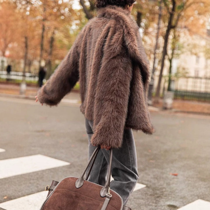 Faux fur jacket for women with wide collar and luxurious cut Lune London