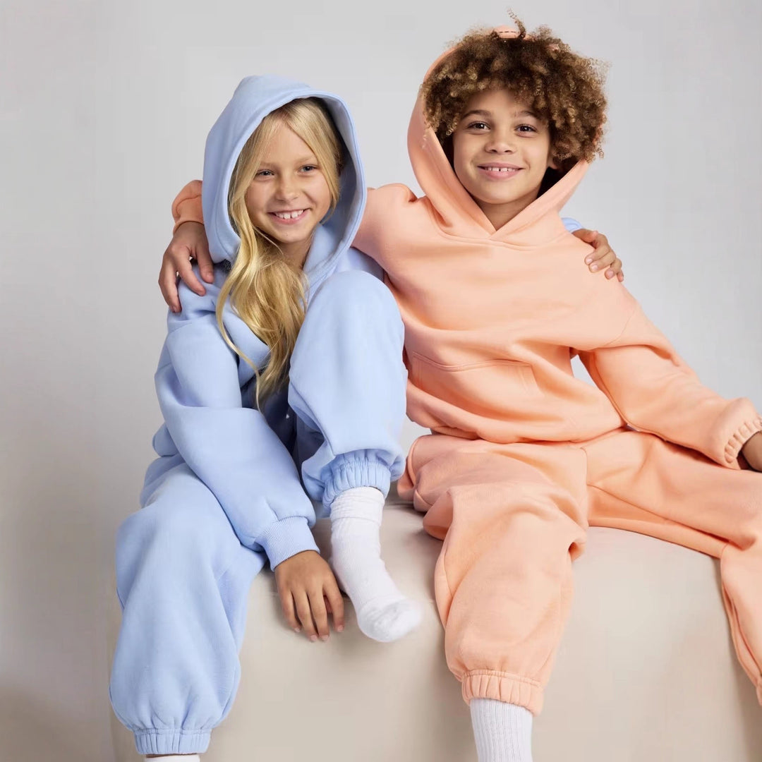 Comfortable hoodie for women with kangaroo pocket and wide sleeves Lune London