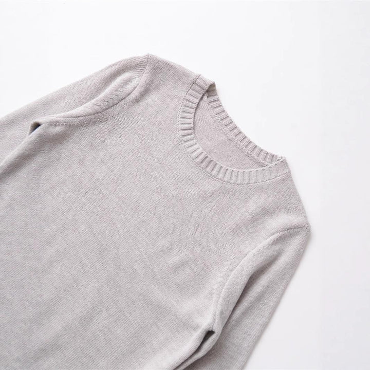 Fine knit women's sweater with crew neck and fine thread Lune London