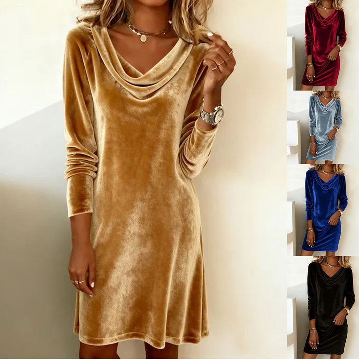 Robe à col drapé élégante et décontractée pour femmes en tissu velouté Chic & Stil