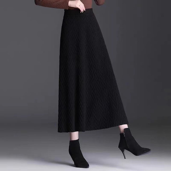 Maxi skirt for women with decorative braid pattern and elastic waistband Lune London