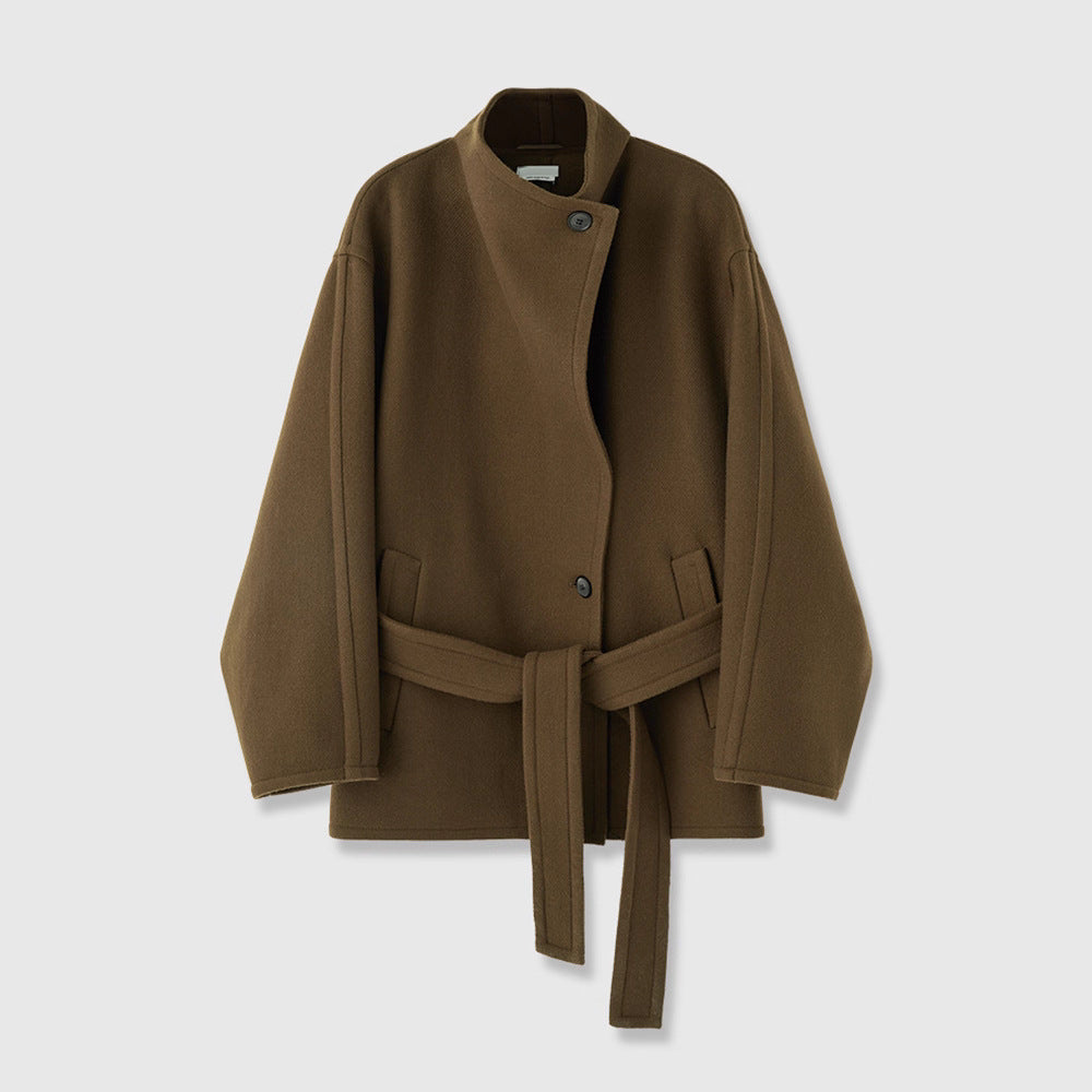 Manteau élégant pour femmes en taille surdimensionnée avec ceinture à nouer Chic & Stil
