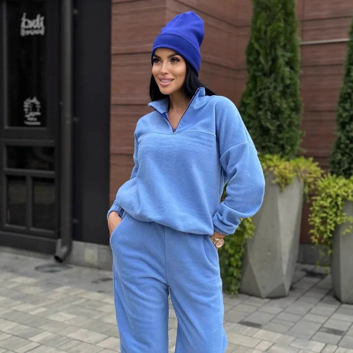Women's cozy fleece loungewear set with half-zip and elastic waistband Lune London
