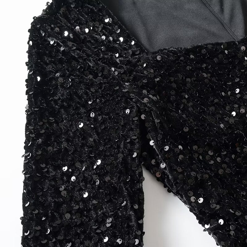 Sparkling evening dress for women with an elegant A-line cut Lune London