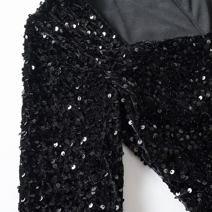 Sparkling evening dress for women with an elegant A-line cut Lune London