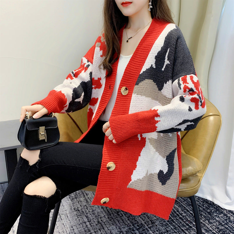 Lune London women's trendy knitted jacket with a striking pattern and golden buttons