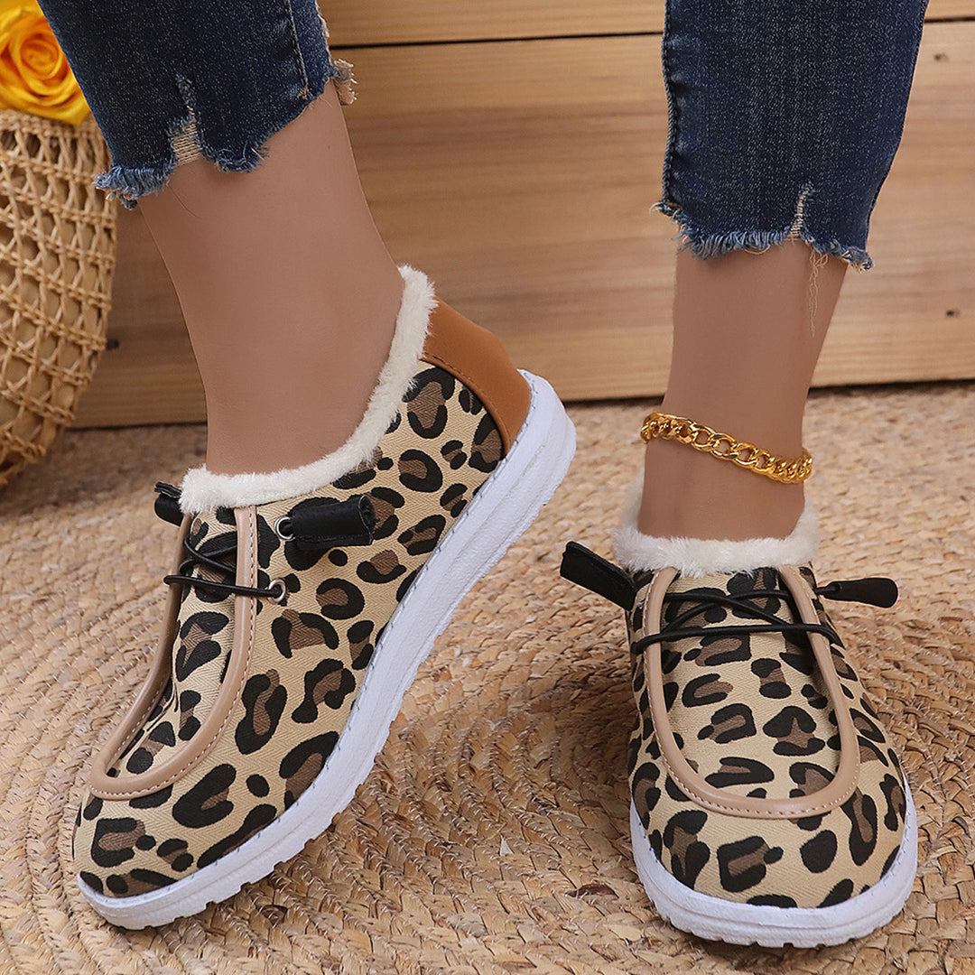 Ladies Comfortable Sneakers in soft padded material with chic leopard pattern and style