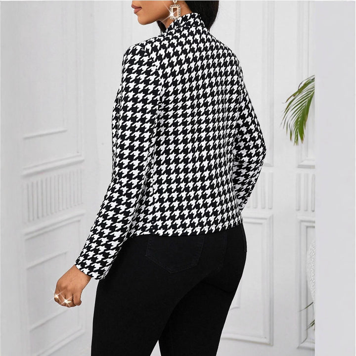 Trendy blazer jacket for women in houndstooth pattern Lune London