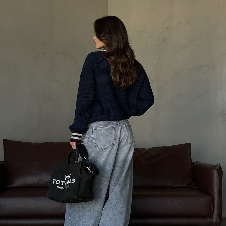 Casual sweater for women with V-neck and striped details Lune London