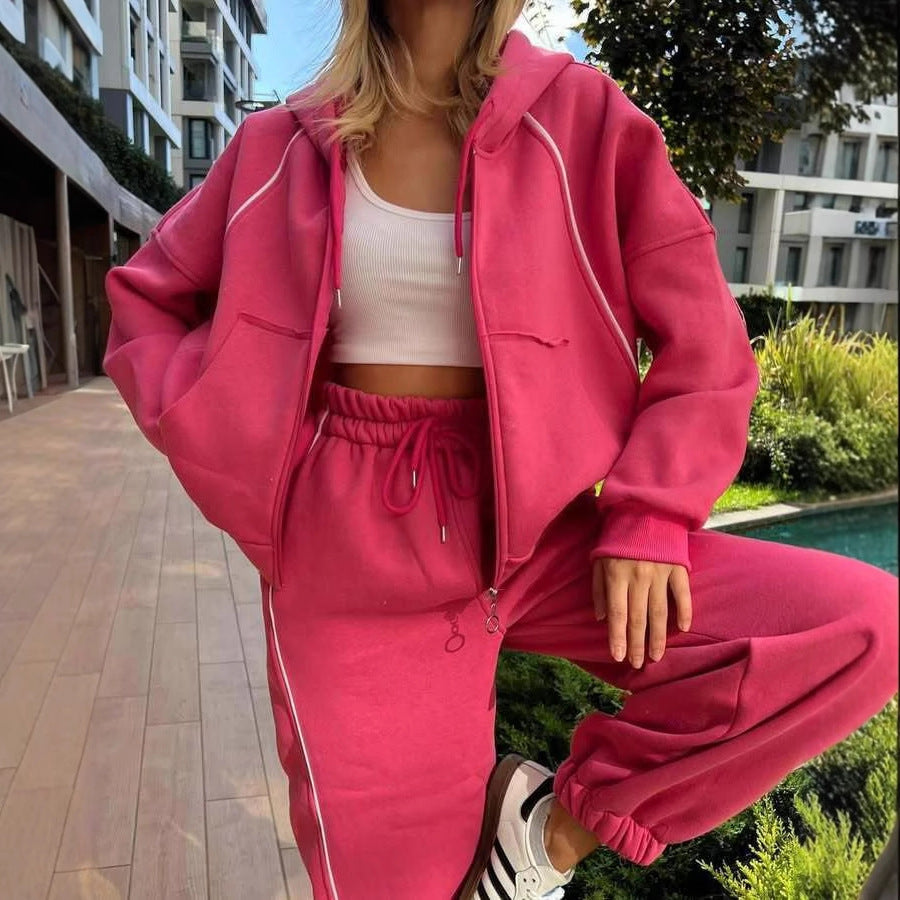 Casual hoodie and tracksuit set for women with adjustable waist and convenient pockets Lune London