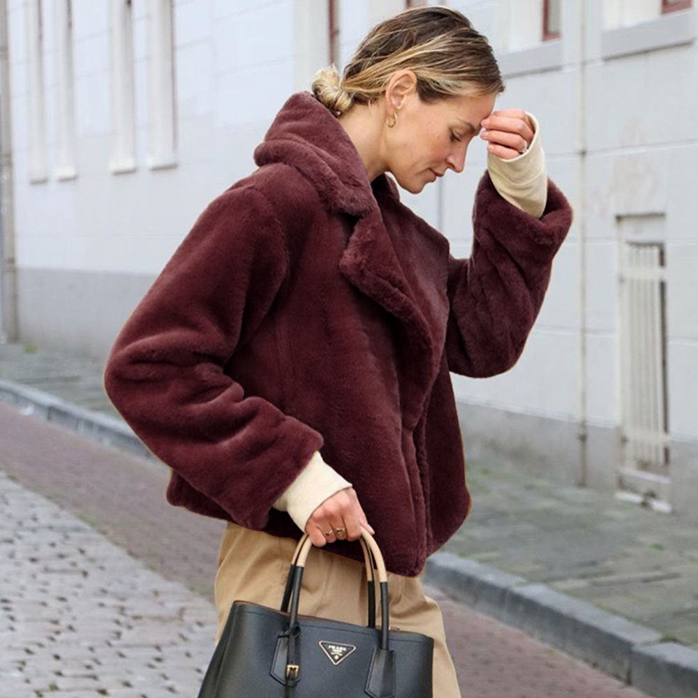 Ladies Cozy Fleece Jacket with Folded Collar and Chic Side Seams