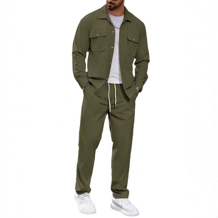 Modern leisure suit for men with practical pockets and elastic waistband Lune London