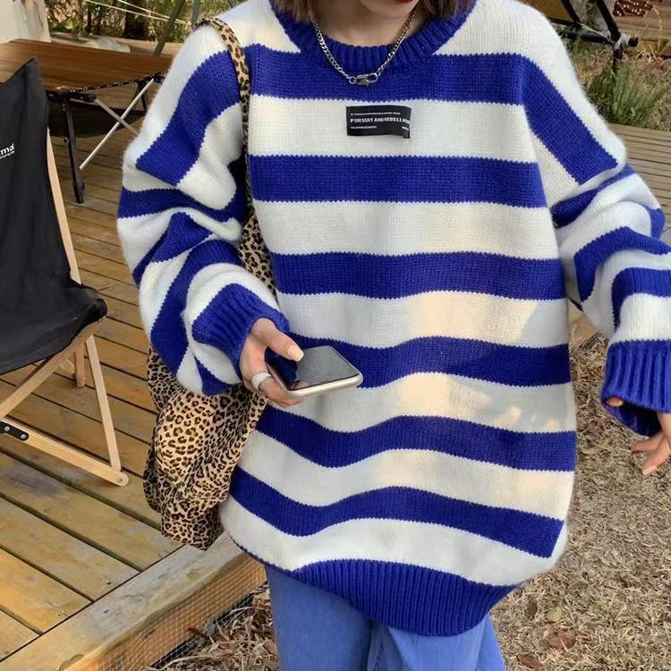 Comfortable sweater for women with wide stripes and a soft material Lune London
