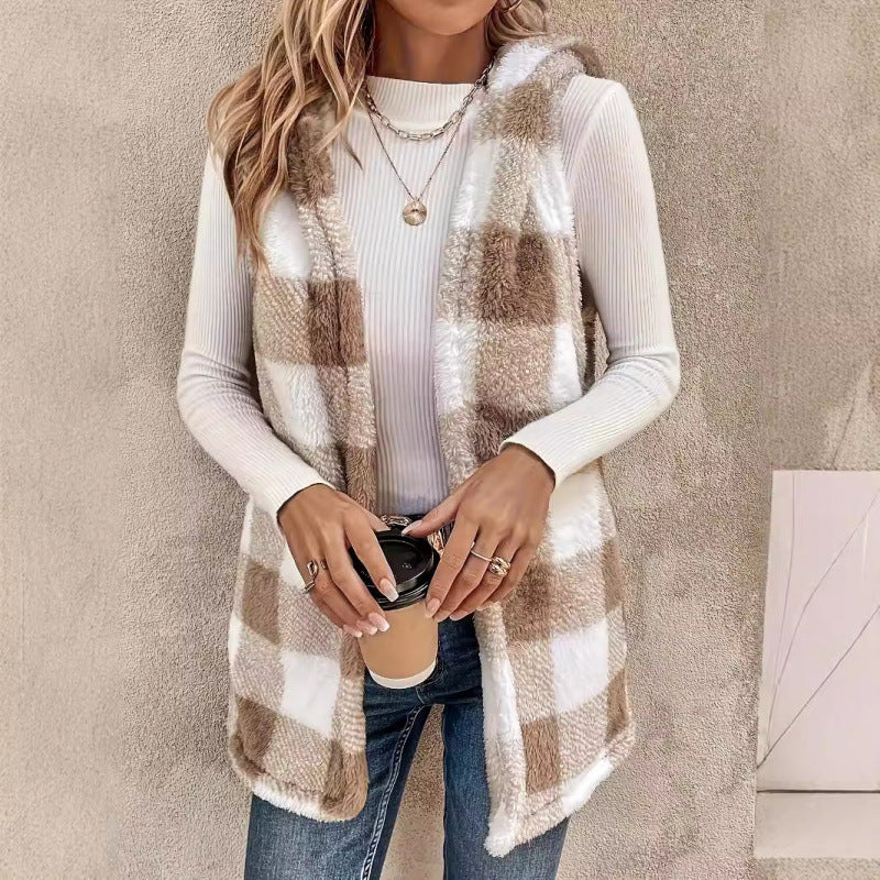 Women Cozy Checkered Vest in Plush Material Lune London