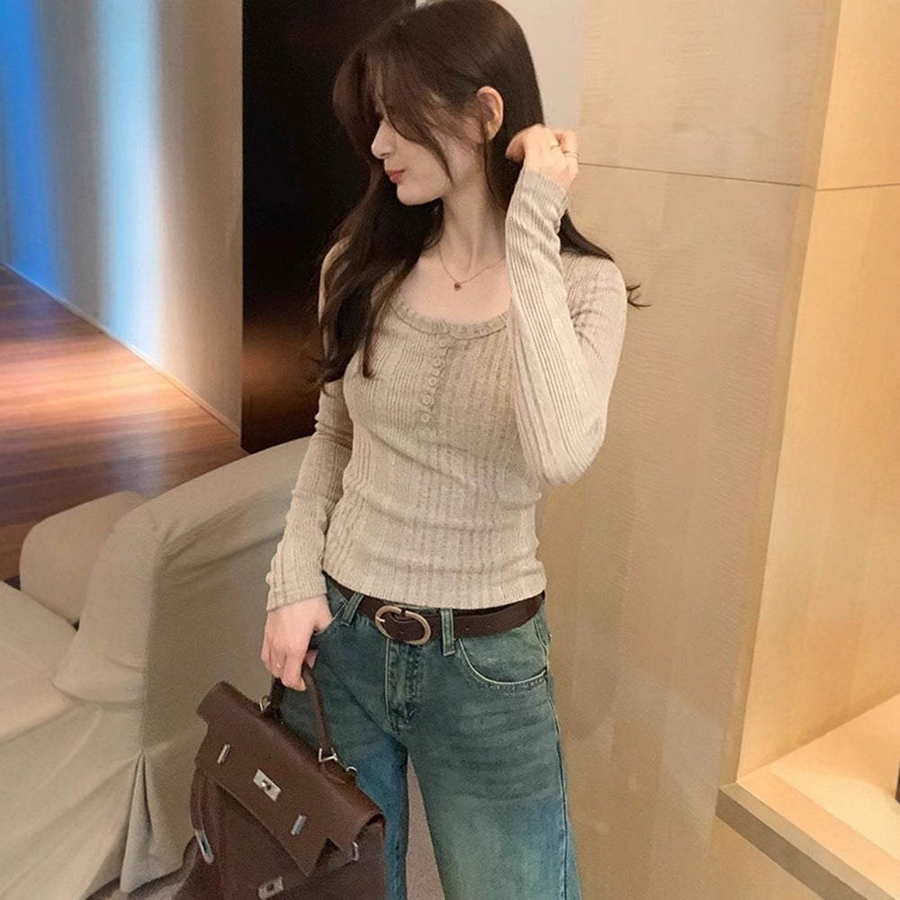 Women's fitted rib top with button detail