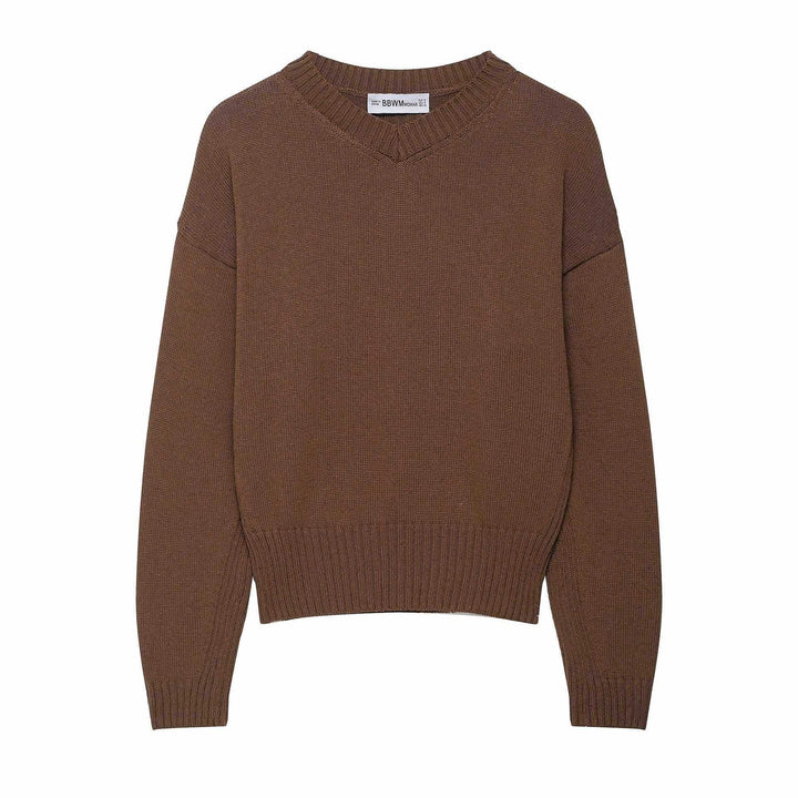 Casual knitted sweater for women with V-neck and wide edges Lune London
