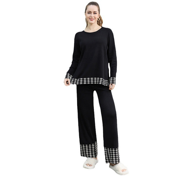 Lune London elegant knitted loungewear set for women with decorative contrasting finishes