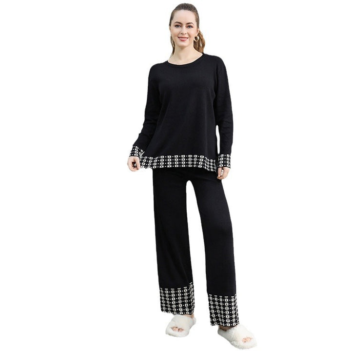 Lune London elegant knitted loungewear set for women with decorative contrasting finishes