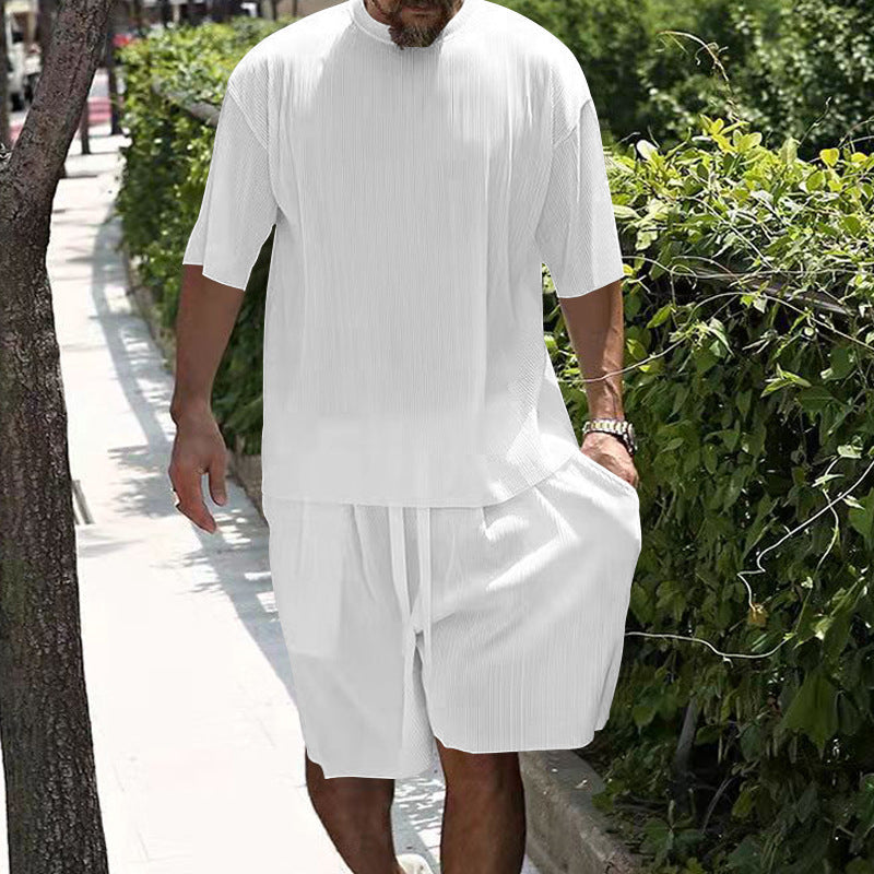 Casual sports set for men with a loose fit and short sleeves Lune London