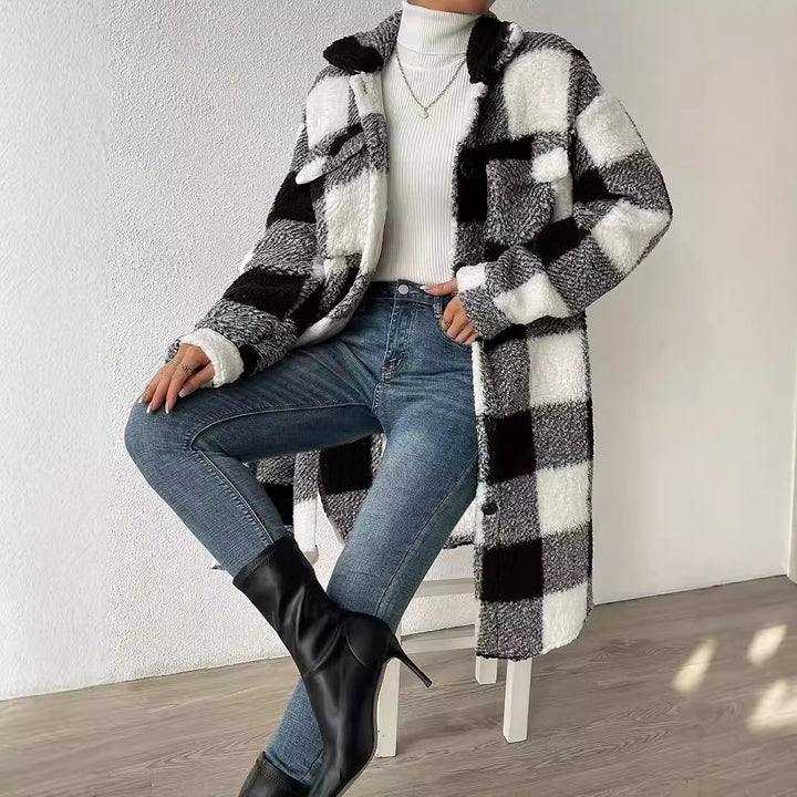 Lady Teddy hoodie with plaid pattern and practical pockets Lune London