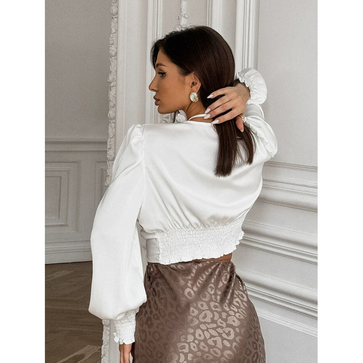 Ladies Elegant Twisted V-Neck Blouse with Chic Ruffled Seams and Style