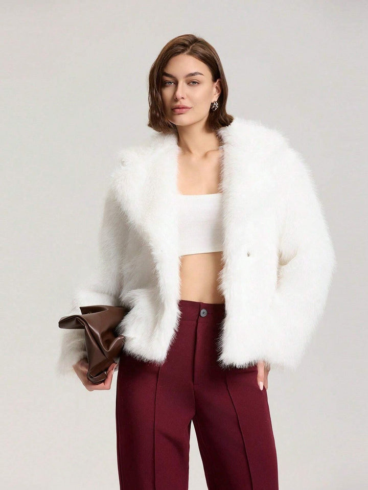 Ladies trendy short jacket with glamorous faux fur Lune London
