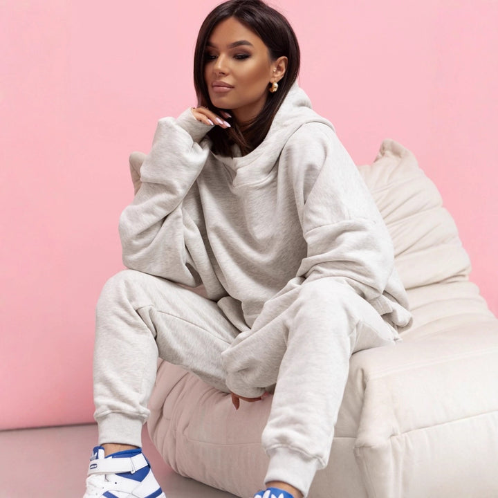 Women's casual hoodie with voluminous sleeves and a high collar Lune London