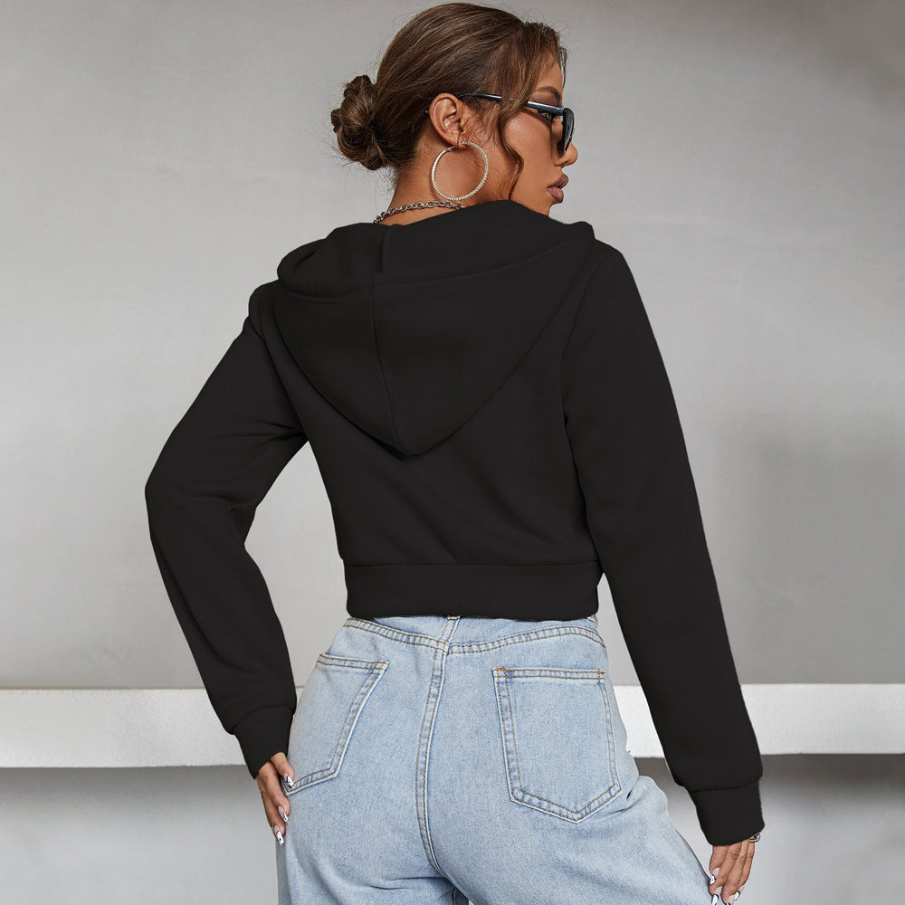 Short hooded jacket for women with a trendy cut and comfortable material Chic & Stil