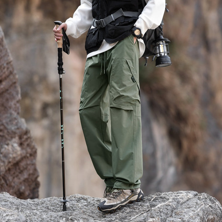 Outdoor Cargo Pants for men with adjustable waist and practical side pockets Lune London