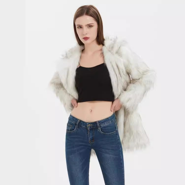 Women’s hooded jacket in soft faux fur with side pockets Lune London