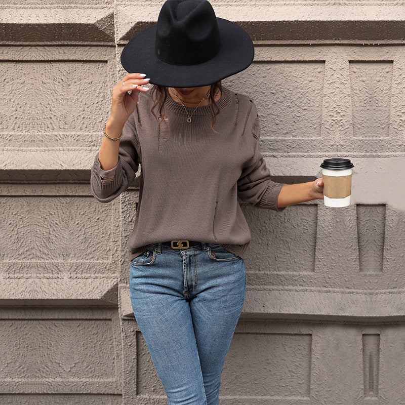 Casual knit sweater for women with a trendy used look and a round neck Lune London