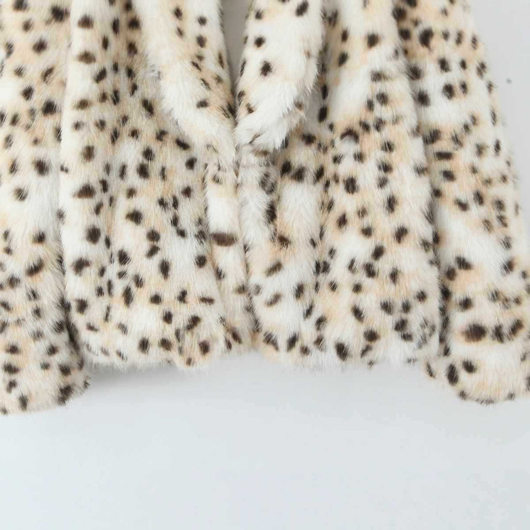 Women's faux fur jacket with an elegant leopard pattern Lune London