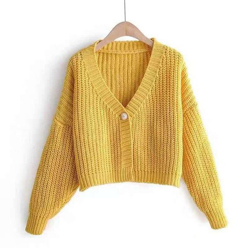 Short knitted cardigan for women with V-neck and trendy button details Lune London