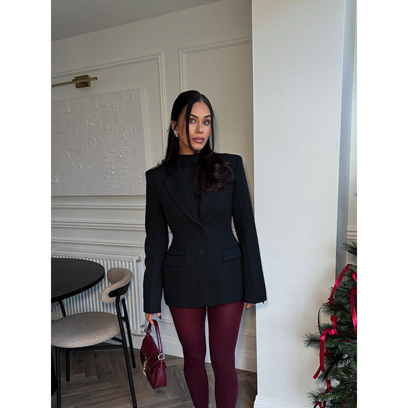 Elegant oversized blazer jacket for women with a nice lapel Lune London