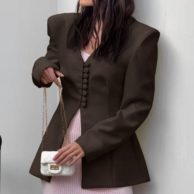 Trendy jacket for women with wide shoulders and elegant button details Lune London