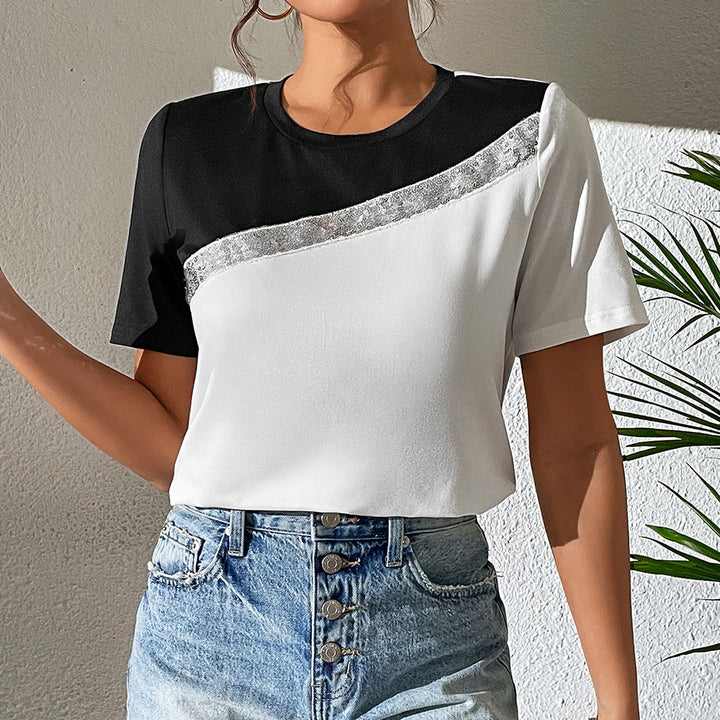 Trendy women's t-shirt with shiny accents and a casual fit Lune London