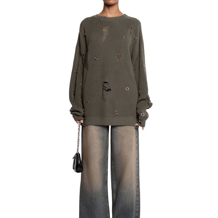 Casual sweater for women with trendy ripped details and decorative appliqués Lune London