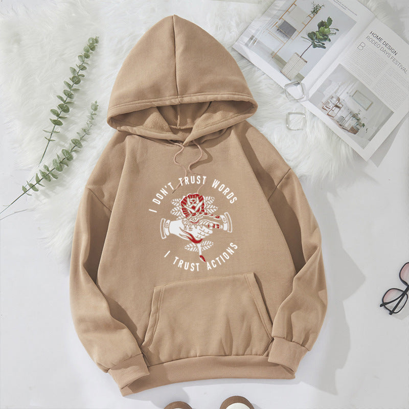 Women's hoodie with expressive design and cozy interior Chic & Stil