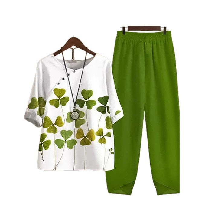 Ensemble deux pièces pour femmes avec design floral et coupe décontractée Chic & Stil