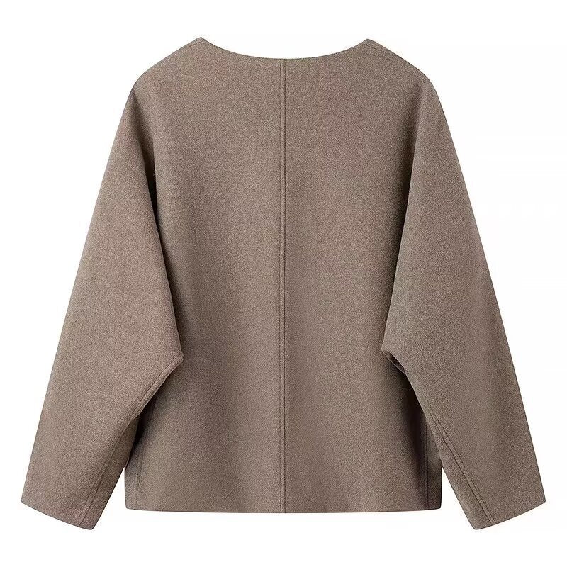 Elegant wool jacket for women with stylish collar and practical pockets Lune London