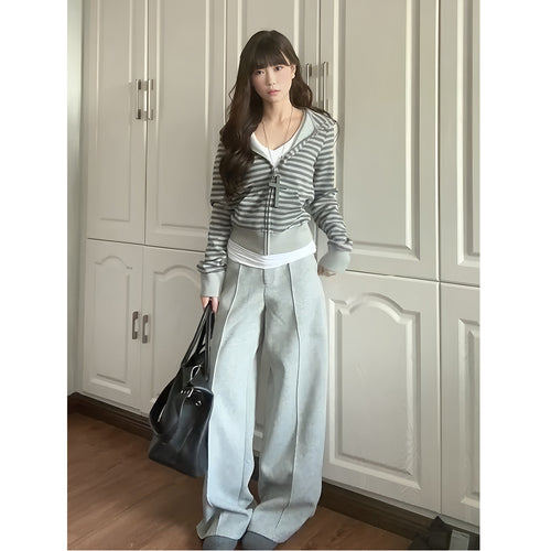 Ladies elegant and comfortable cardigan with zip Chic & Stil